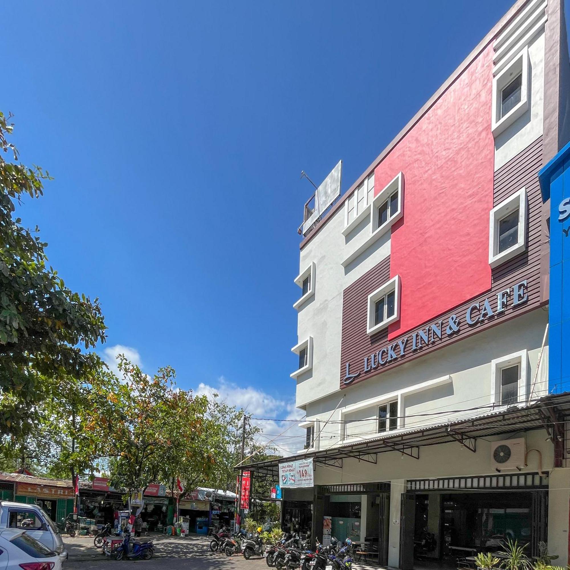 Reddoorz At Lucky Inn Panakukkang Makassar Macáçar Exterior foto